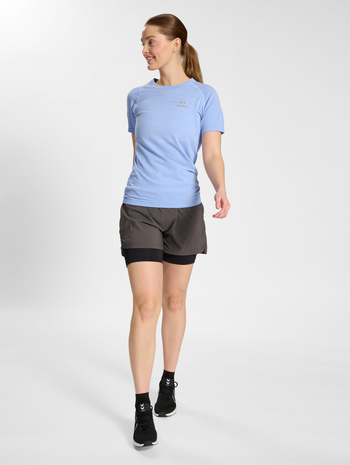 nwlRIVERSIDE SEAMLESS T-SHIRT S/S W, LAVENDER LUSTRE, model