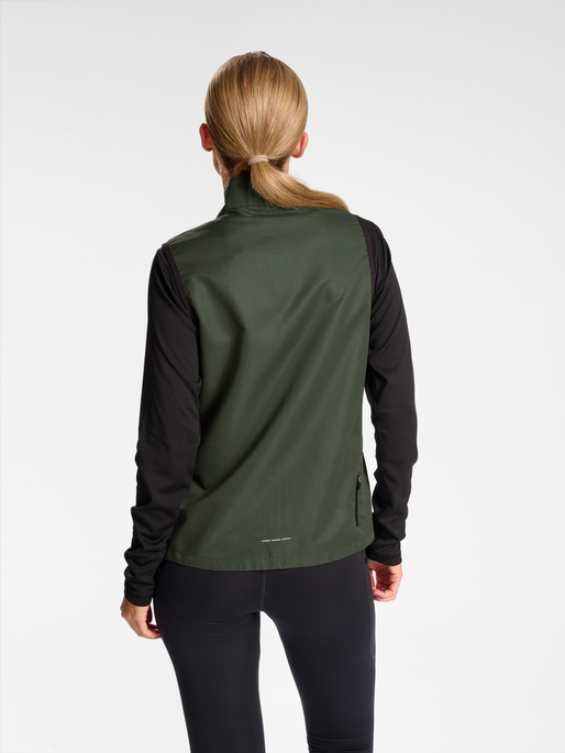 nwlBEAT GILET WOMAN, 1954, model