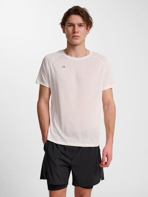 nwlBEAT T-SHIRT, WHITE, model