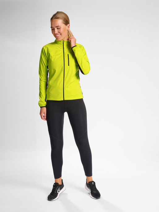 WOMEN'S CORE JACKET, EVENING PRIMROSE, model