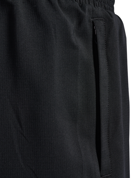 nwlMAX ZIP POCKET SHORTS, BLACK, packshot