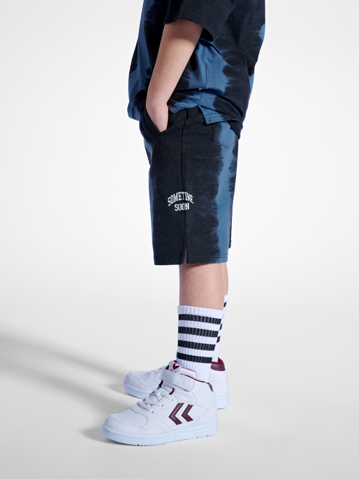 stsRIVER SHORTS, TRUE BLUE/BLACK, model