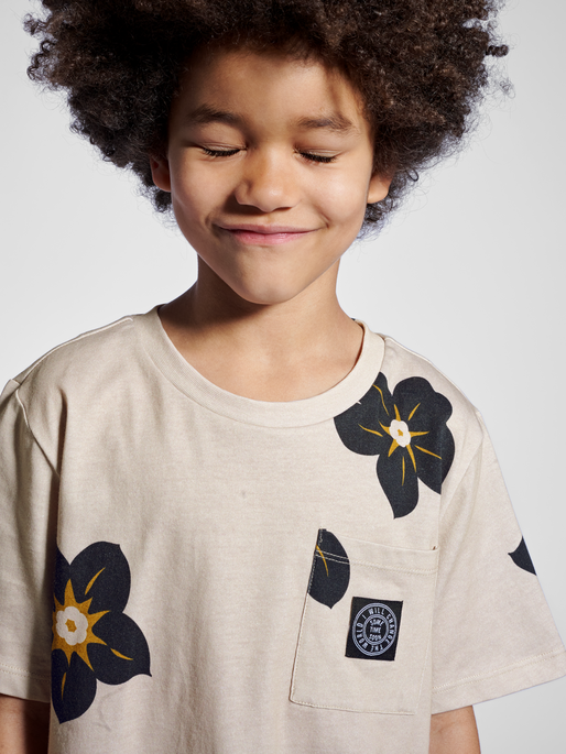 stmJAREL T-SHIRT S/S, 8076, model